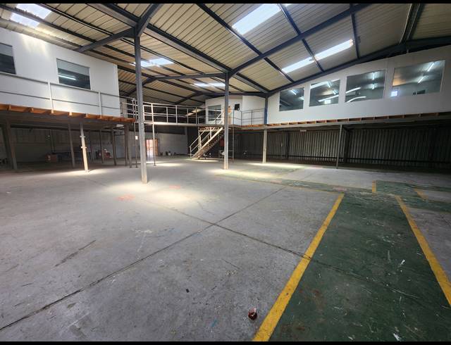 5,500M² WAREHOUSE FOR SALE IN WADEVILLE